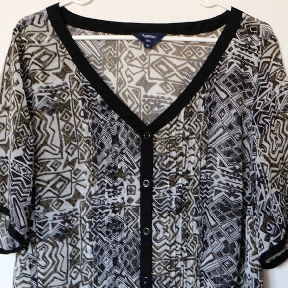 Reitmans PLUS sheer top blouse - Picture 10 of 11
